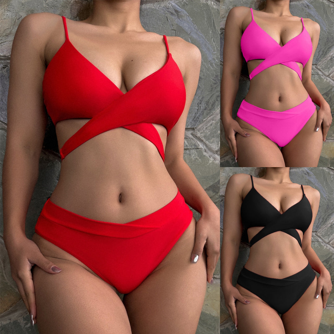 Ladies Triangle Bikini with Fashionable Accents Mune Fashion