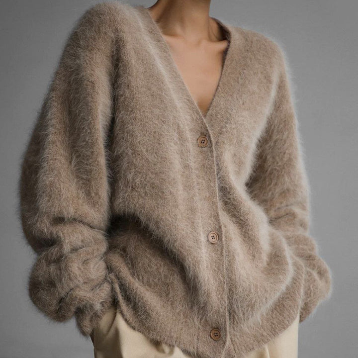 Women's Cozy Oversized Cardigan made of Teddy Knit with Deep V-Neck Mune Fashion