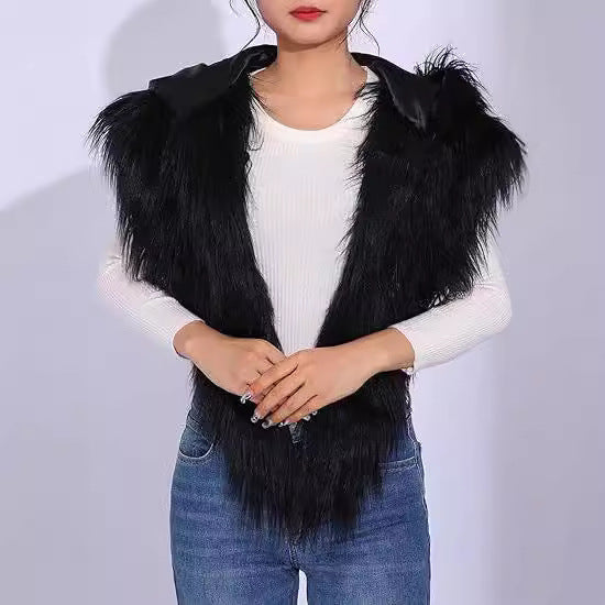 Women’s hooded scarf vest made of long-haired artificial fur Mune Fashion
