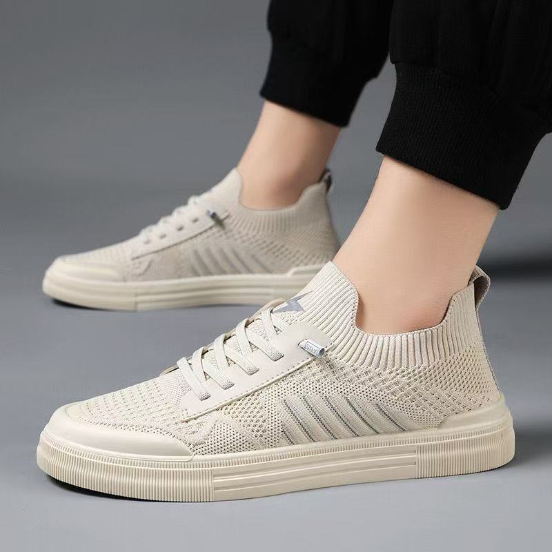 Men's Lightweight Knitted Low-Top Sneaker with Sock-Like Shaft and Elastic Entry Mune Fashion