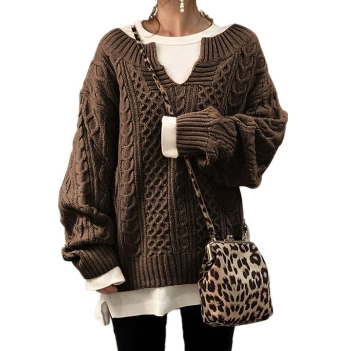 Women's oversized knitted sweater with cable pattern and V-neck Mune Fashion