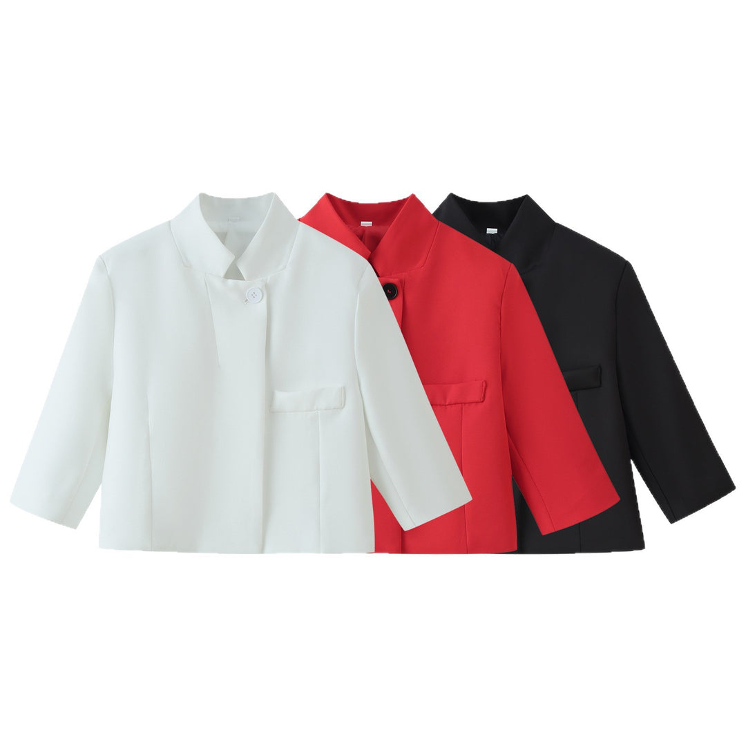 Women's short blazer with stand-up collar, boxy cropped silhouette and single-button closure Mune Fashion