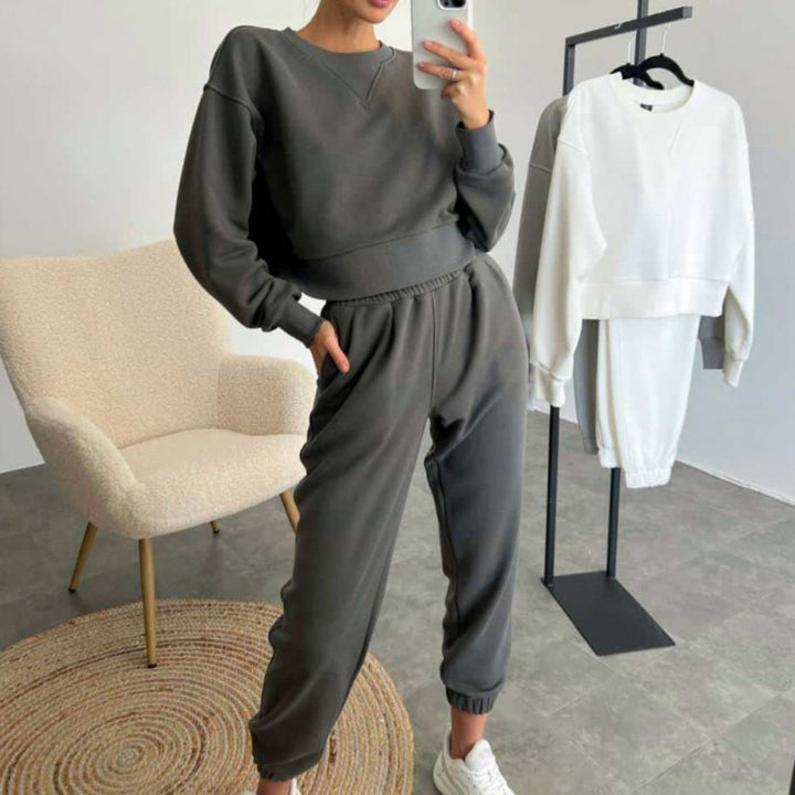 Ladies nan Cropped Sweater Set with V seam detail and high waist Jogging pants Mune Fashion