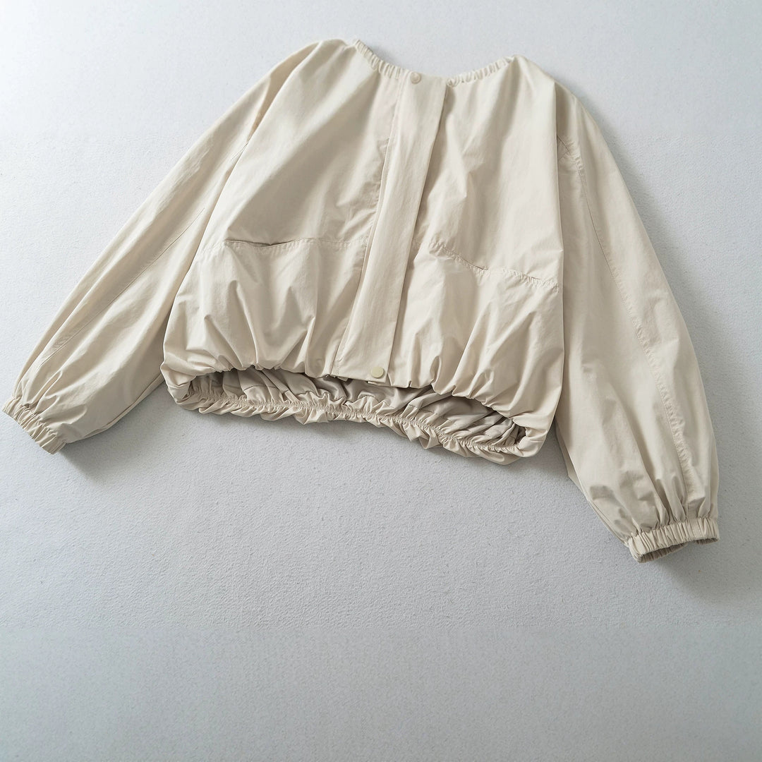 Women's short jacket with hood, drawstring, kangaroo pockets, and elastic waistband Mune Fashion