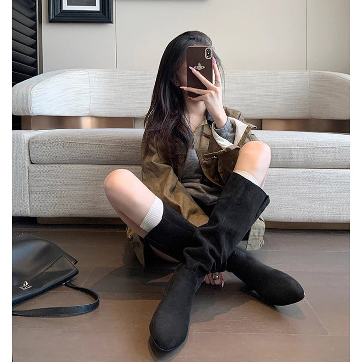 Ladies Knee-High Slouch Boots made of soft suede leather with pointed toe and low heel Mune Fashion