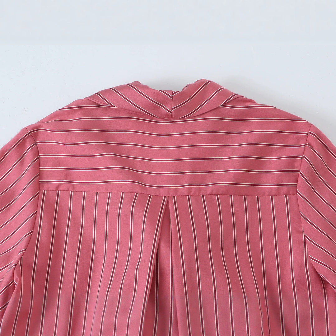 Women's blouse with bow collar, continuous button placket and balloon sleeves Mune Fashion