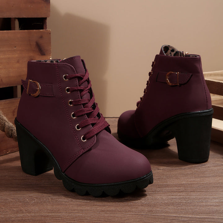 Women's ankle-high lace-up ankle boots with a sturdy block heel and profiled lug sole Mune Fashion