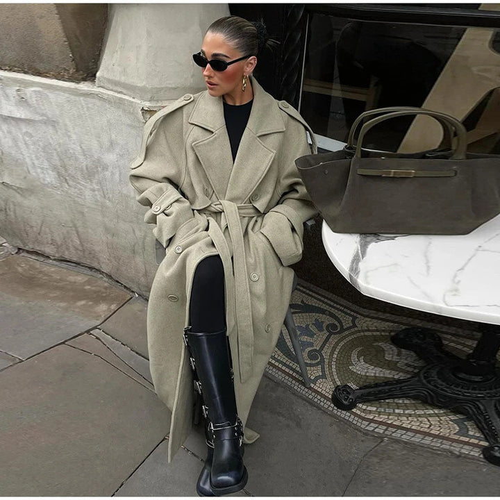 Women's extravagant oversized coat in maxi length made of wool blend with accentuated shoulder yoke and wide lapels Mune Fashion