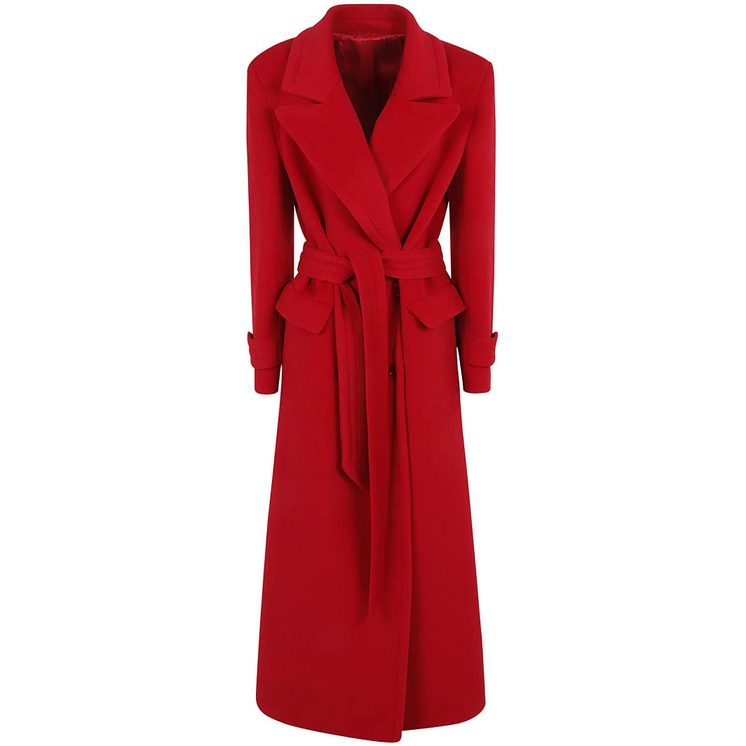 Ladies Maxi Coat with double-breasted button placket, wide lapels and patch pockets Mune Fashion