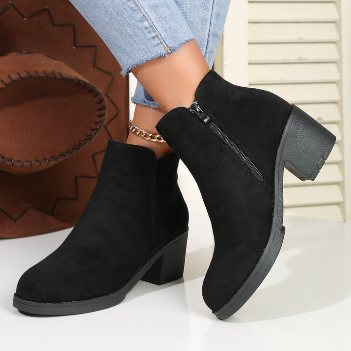 Ladies' elegant ankle boot with mid-height block heel, side zipper, and padded comfort insole Mune Fashion