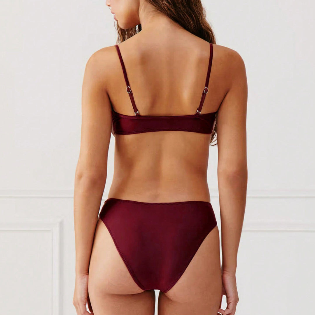 Women's Cut-Out Swimsuit with Fashionable Keyhole Neckline Mune Fashion