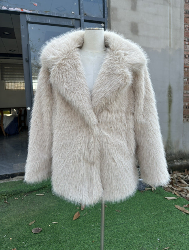 Ladies Short Luxurious Faux Fur Coat with Voluminous Shawl Collar and Boxy Silhouette Mune Fashion