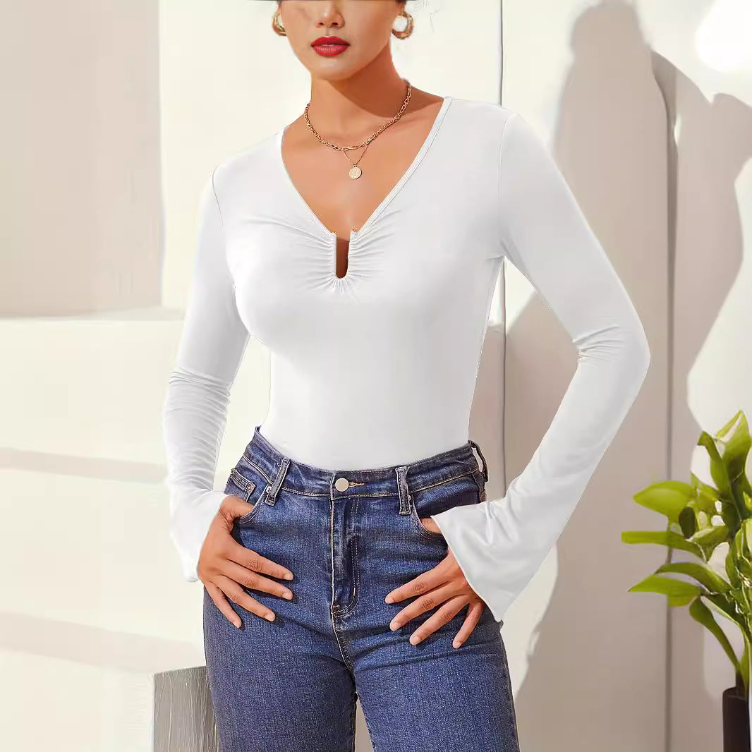 Women's fitted long-sleeve shirt with gathered slit neckline and pointed hem Mune Fashion