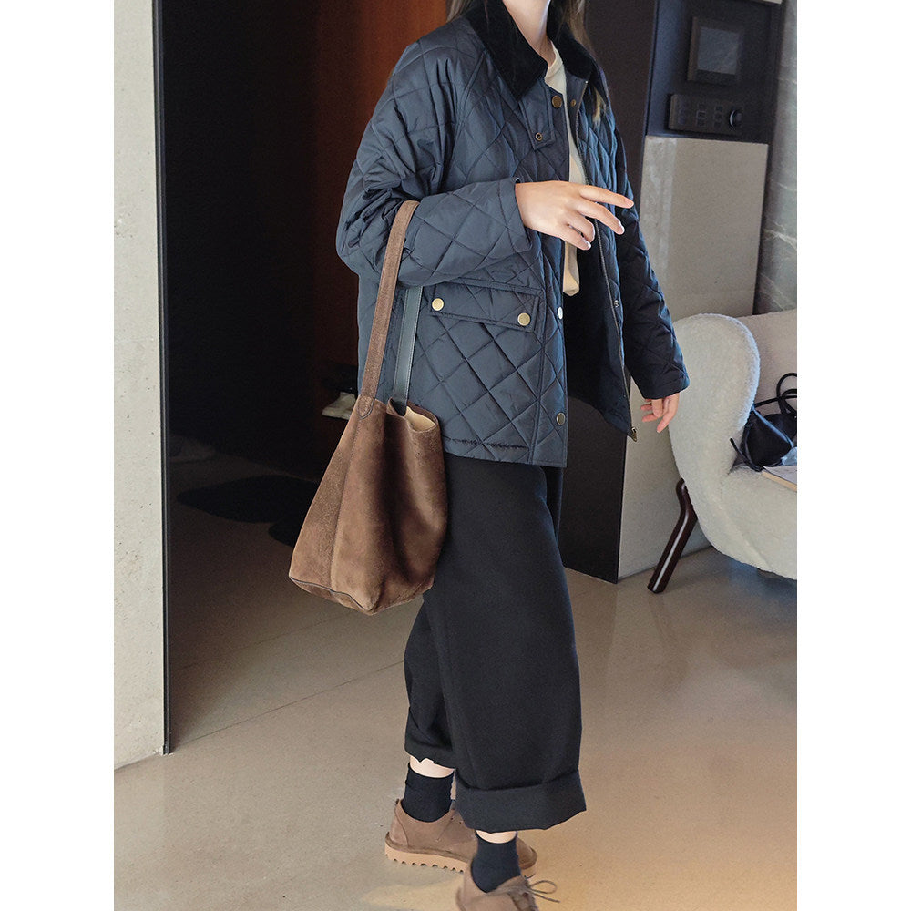Women Fashionable Quilted Jacket with Collar Mune Fashion