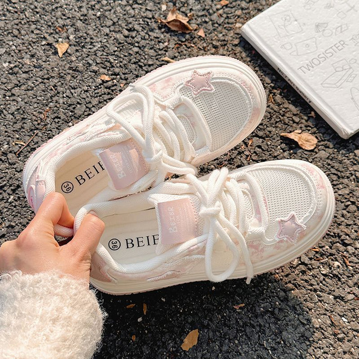 Women sneakers with fashionable star motif and comfortable sole Mune Fashion