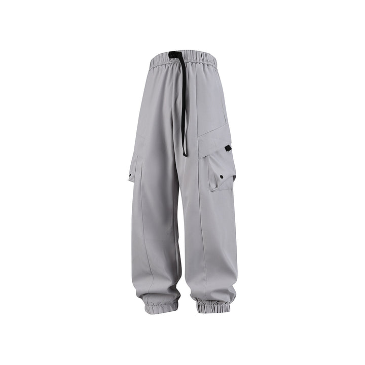Men's loose cargo jogger pants with elastic drawstring waistband, multiple flap pockets, and ribbed ankles Drune