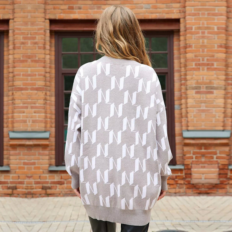 Women Oversized knit cardigan with V-neck, button placket and side pockets Mune Fashion