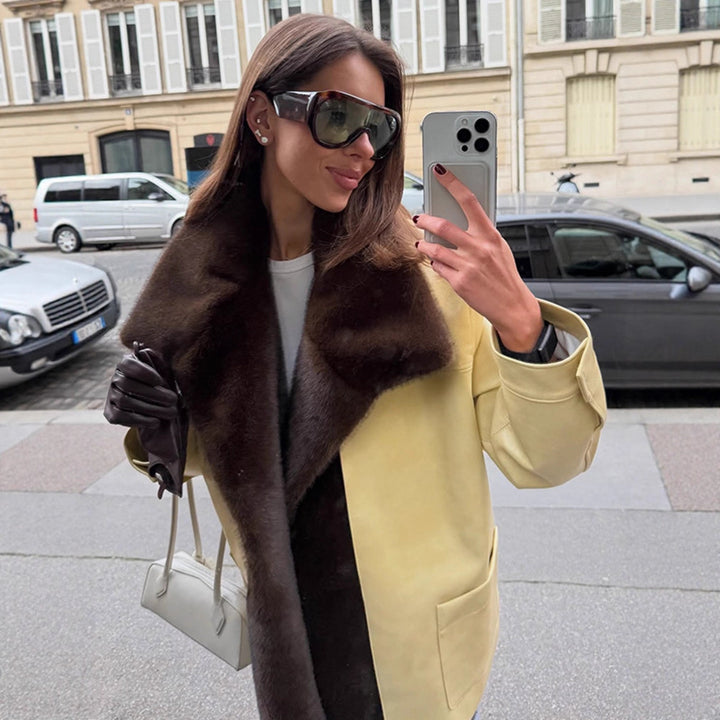 Women Elegant Oversize Coat made of Suede Look with Voluminous Faux Fur Shawl Collar Mune Fashion