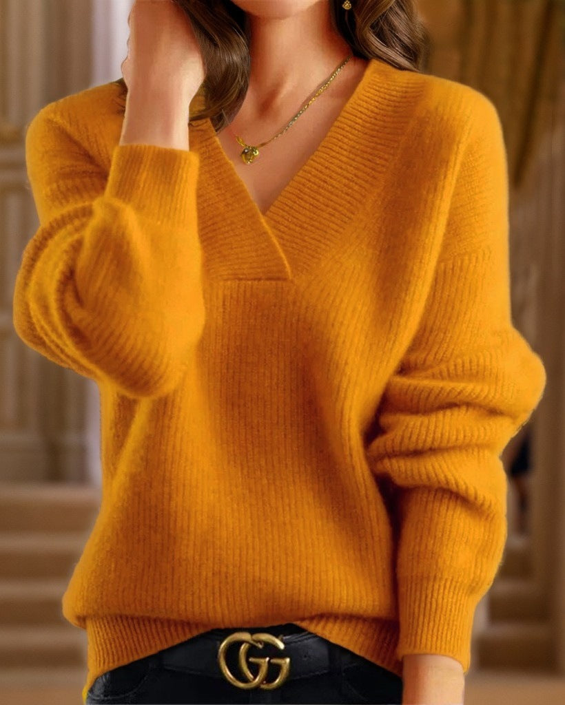 Women's cozy V-neck sweater made of fine knit Mune Fashion