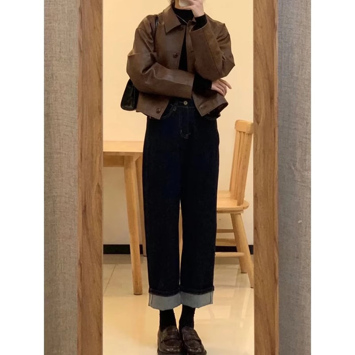 Women's short jacket in boxy cut with shirt collar and button placket Mune Fashion
