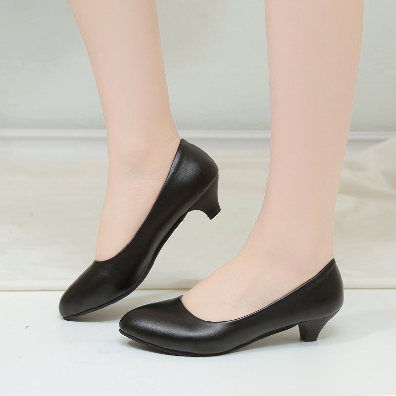 Women's pointed toe pumps in high-gloss patent look with low conical heel, padded comfort insole, and soft lining Mune Fashion