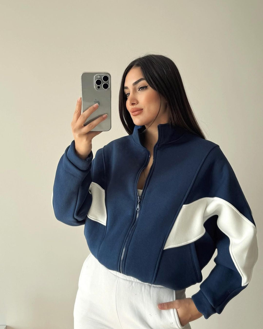 Women Short Cut Stand Collar Zipper Hoodie in Color Block Sports Style Mune Fashion