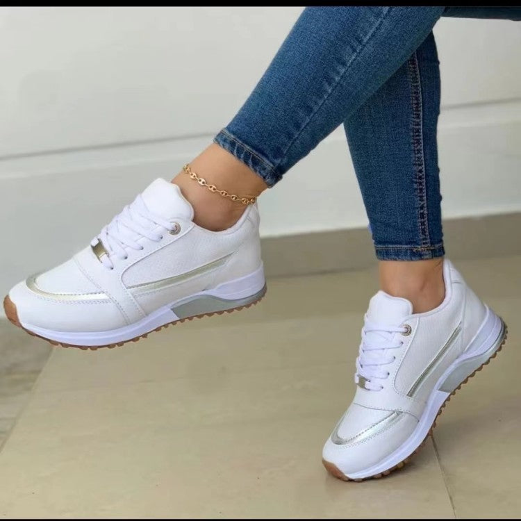 Ladies  elegant city sneaker with subtle metallic infusion, lightly padded comfort sole and profiled rubber outsole Mune Fashion