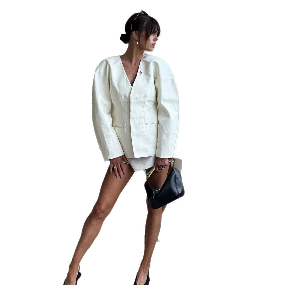 Women's Oversize Blazer with distinctive shoulder and open V-front Mune Fashion