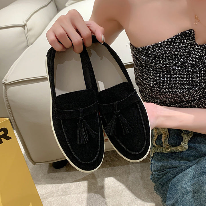 Ladies slippers with tassels made of suede and non-slip rubber sole Mune Fashion