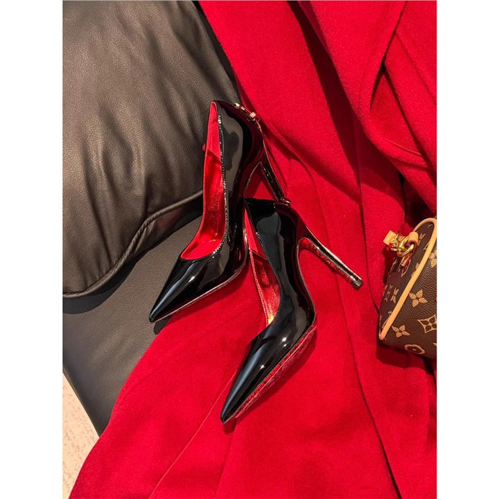 Damen Elegante Lack-Pumps mit spitzer Spitze, Stiletto-Absatz und dekorativem Fersenriemen Mune Fashion