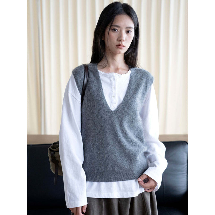 Women Sleeveless V-Neck Knit Vest in Mohair Look with Relaxed Fit Mune Fashion