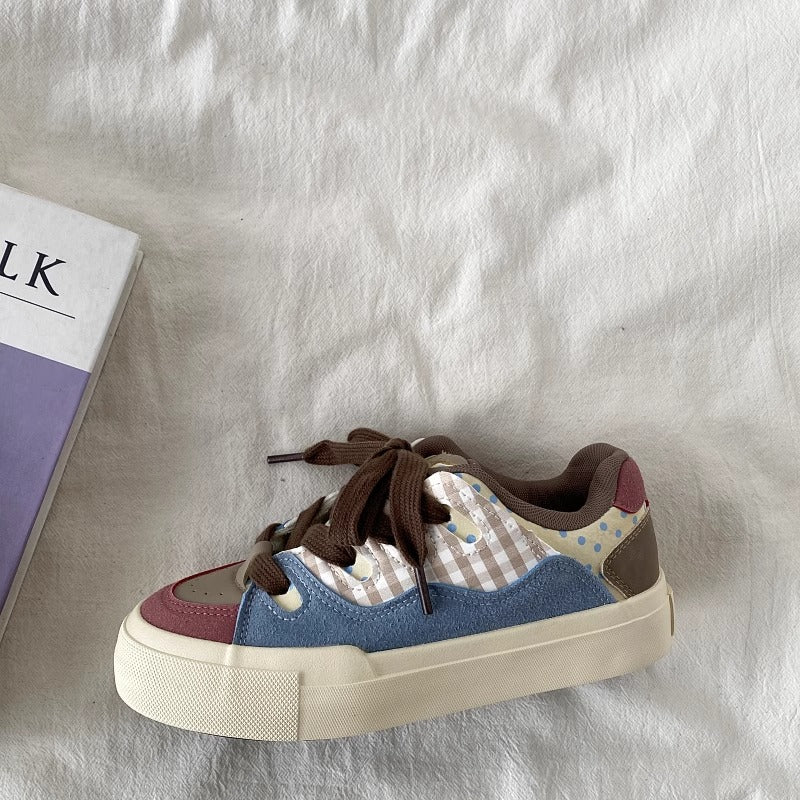 Women's sneakers in modern design with soft upper material from Mune Fashion
