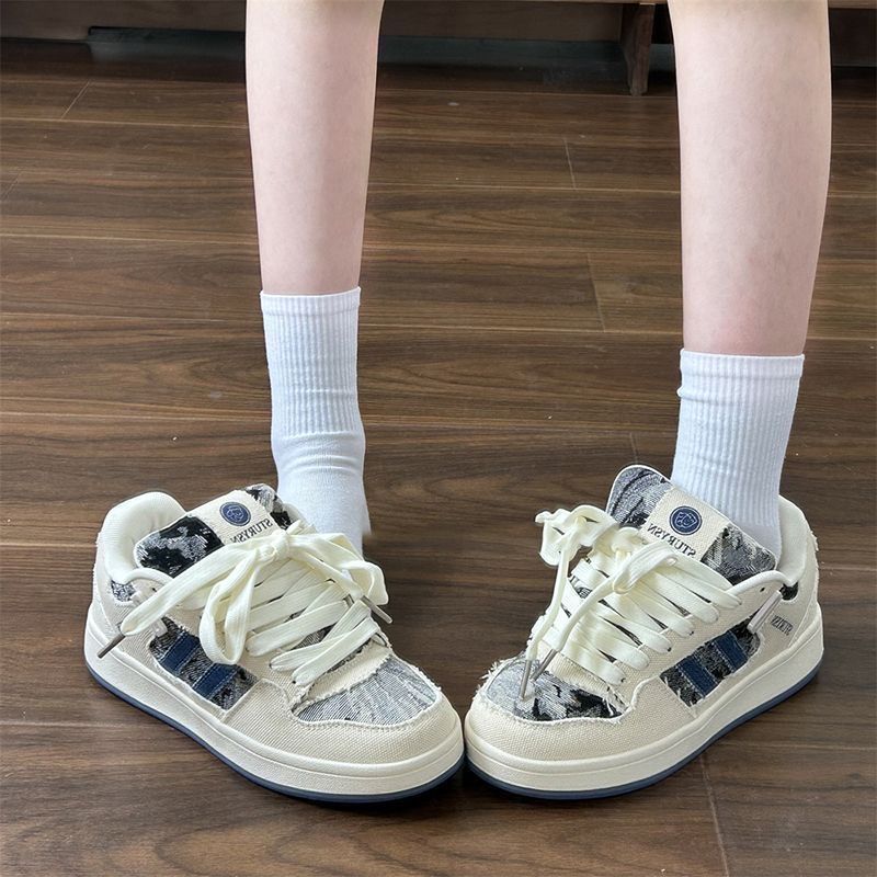 Women's sneakers in a casual denim look with woven design Mune Fashion