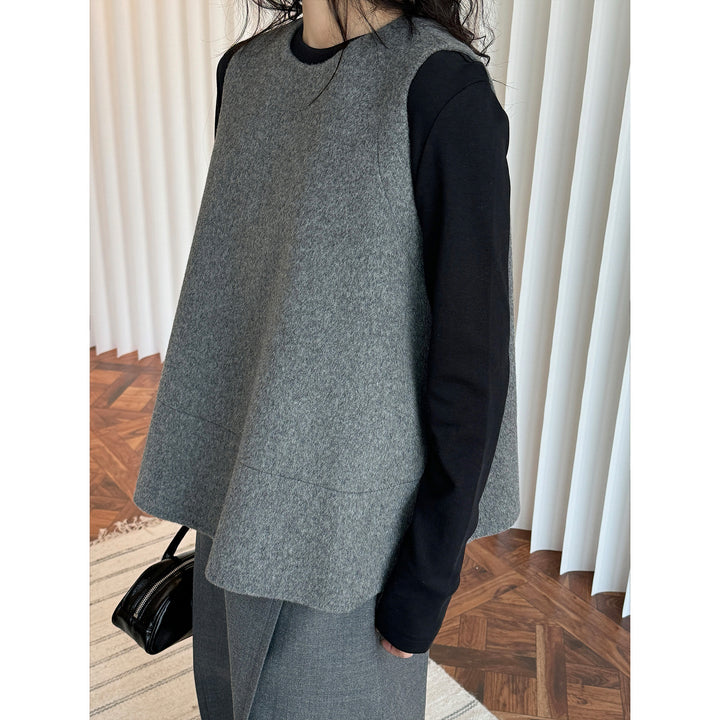 Women Boxy Wool Felt Vest with A-Line Cut and Inset Pockets Mune Fashion