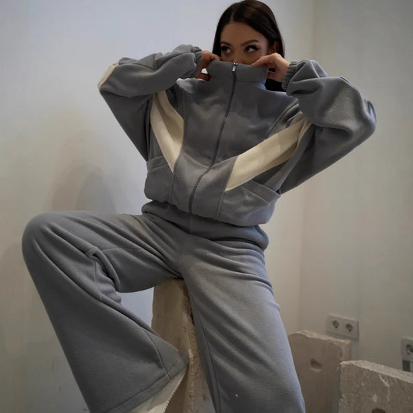Women's oversized zip-up fleece jacket with panel details and wide high-waist lounge pants Mune Fashion