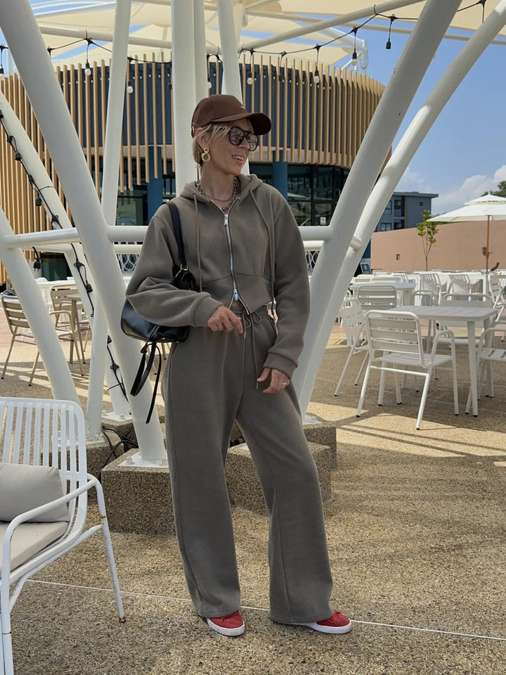 Women's Short Zip Hoodie with Drawstring Waist and Wide Palazzo Jogging Pants Mune Fashion