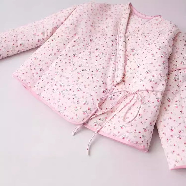 Ladies' lightweight wrap jacket in kimono style with delicate floral pattern and waist tie Mune Fashion