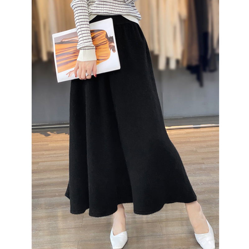 Women's midi skirt made of knitted wool blend with flared A-line Mune Fashion