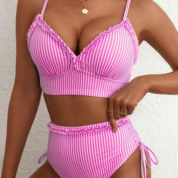 Women High-Cut Bikini Style with Ruffles Mune Fashion