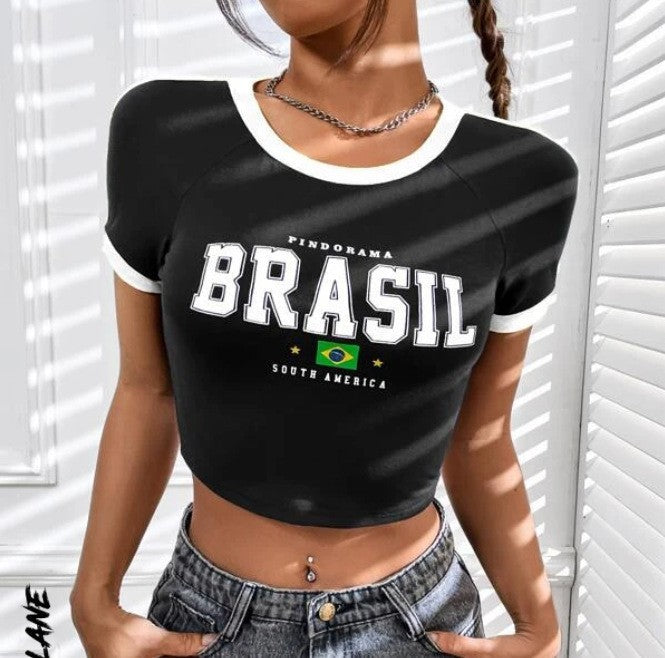 Women's fitted short-cut fan crop shirt with contrast collar and embroidered flag patch Mune Fashion