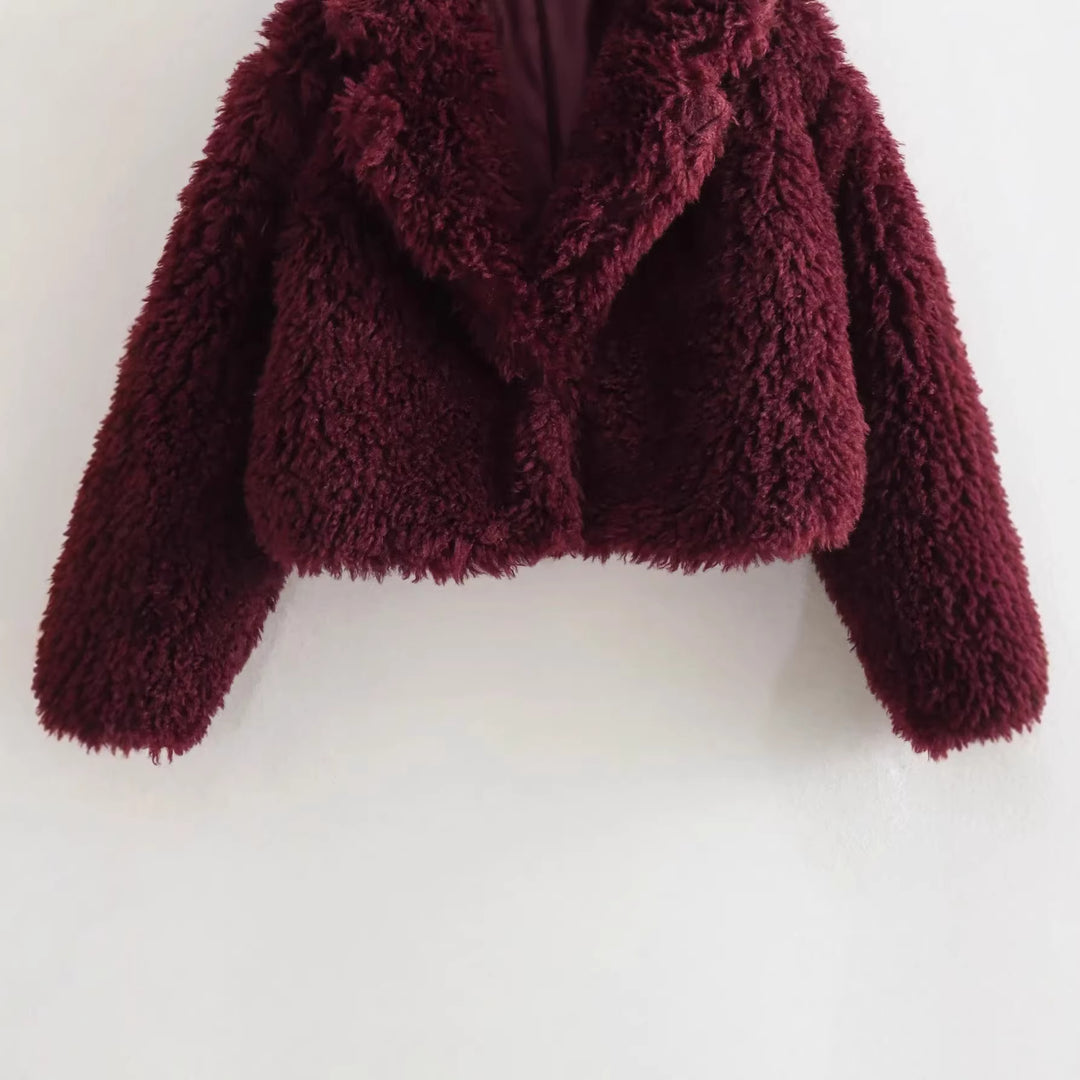 Women's short-cut teddy jacket with large lapel collar and padded lining Mune Fashion