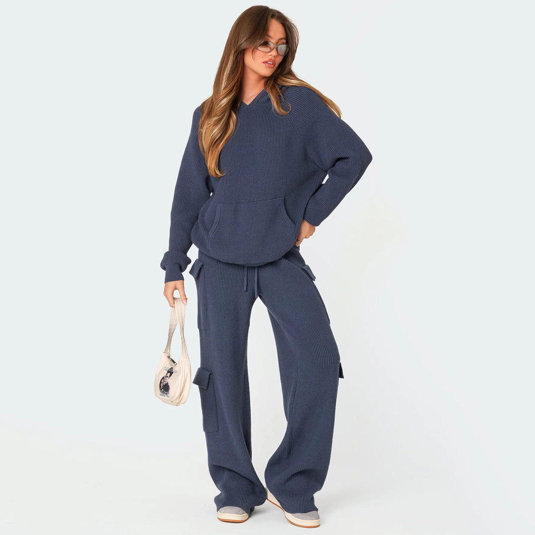 Women's knitted ribbed hoodie with kangaroo pocket and relaxed fit Mune Fashion