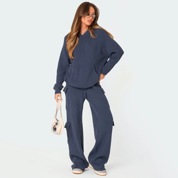 Women's knitted ribbed hoodie with kangaroo pocket and relaxed fit Mune Fashion