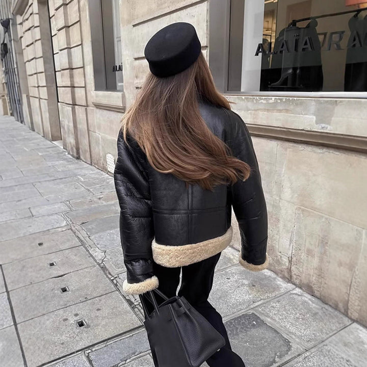 Women's short jacket in aviator style with teddy lining and double-breasted snap front Mune Fashion