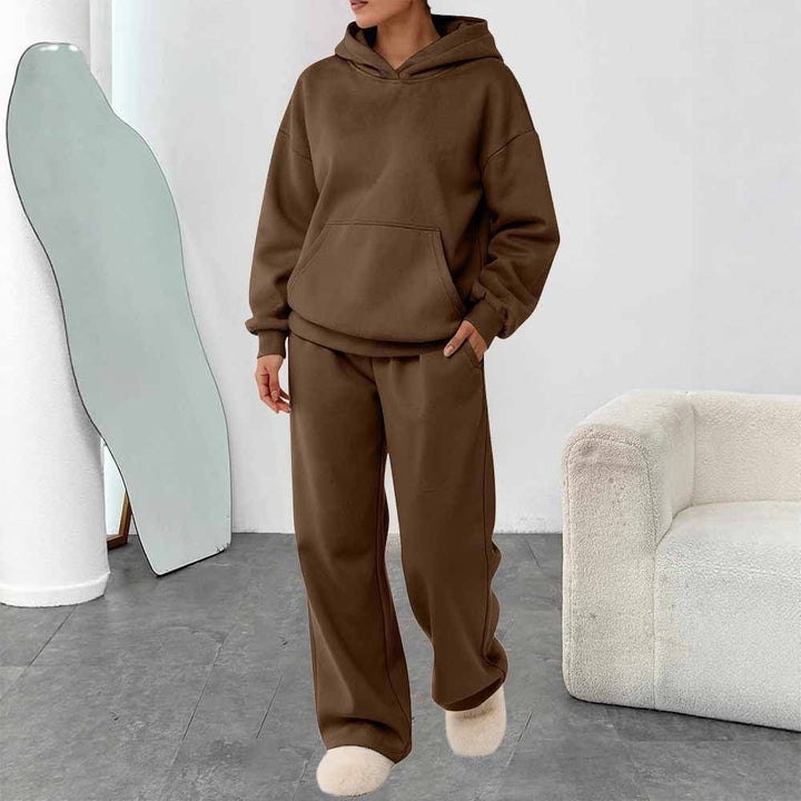 Women's two-piece leisure lounge set with hoodie, kangaroo pocket, and straight lounge pants made of soft cotton blend Mune Fashion