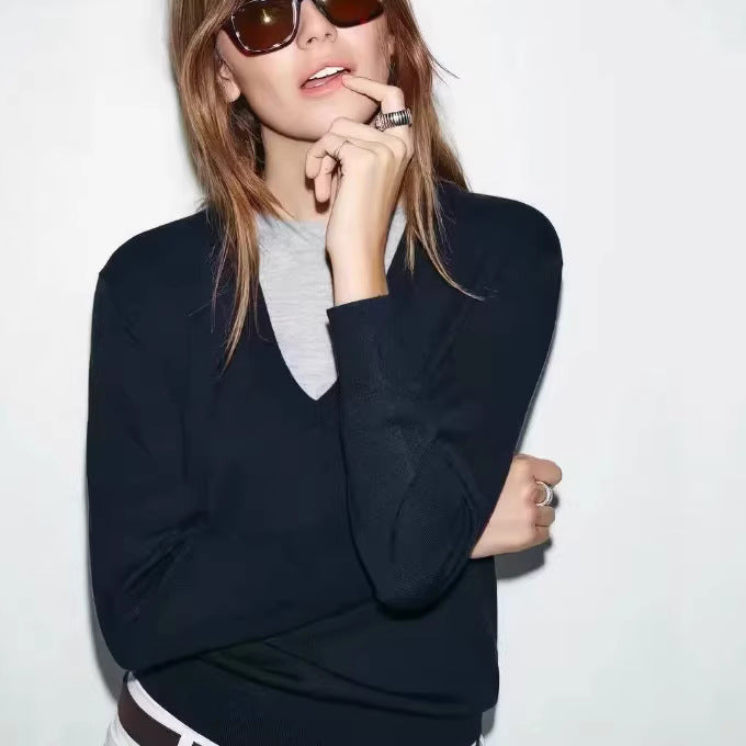 Women Fine V-Neck Knit Sweater with Integrated Contrast Layer Mune Fashion