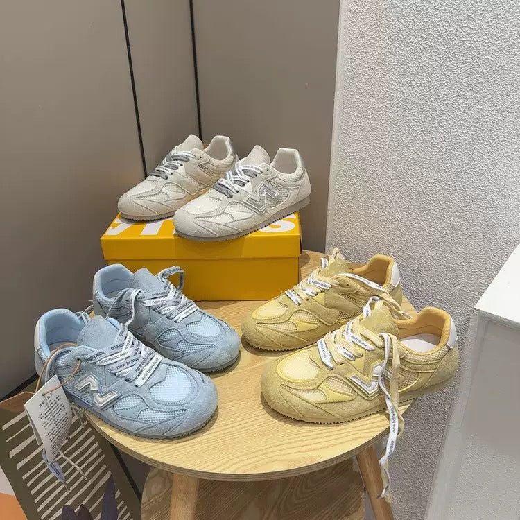 Women's Breathable Sports Sneakers with Innovative Cushioning and Fashionable Design Mune Fashion
