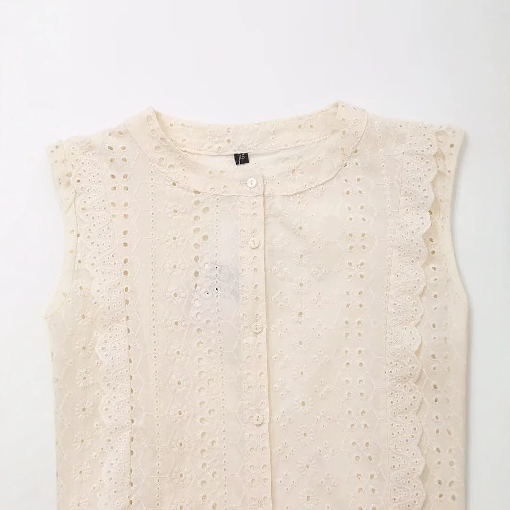 Women's Broderie-Anglaise Blouse with Round Neckline, Balloon Sleeves and Lace Trim Mune Fashion