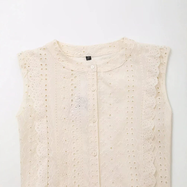 Women's Broderie-Anglaise Blouse with Round Neckline, Balloon Sleeves and Lace Trim Mune Fashion
