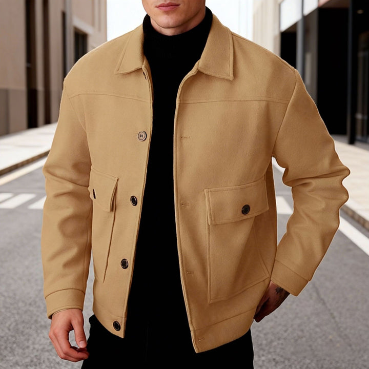 Men's short wool field jacket with shirt collar, flap pockets, and clear silhouette Mune Fashion
